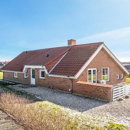 Nikolce - 300m To The Fjord By Interhome *