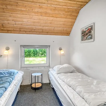 Nikolce - 300m To The Fjord By Interhome *